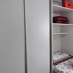Pequeno Quarto Individual , Ventilador,Tv, Mesa De Trabalho, Bairro Do Espinheiro