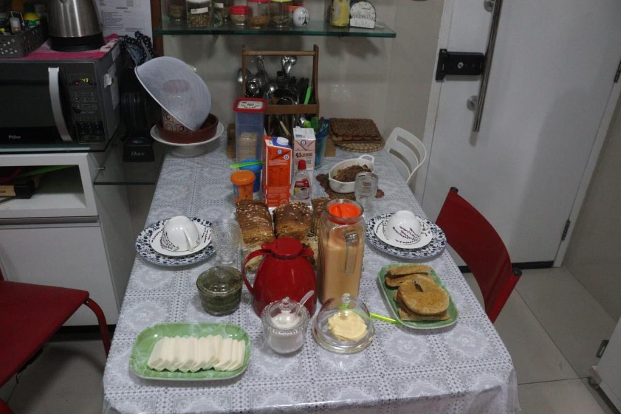 Pequeno Individual , Ventilador,tv, Mesa De Trabalho, Bairro Do Espinheiro